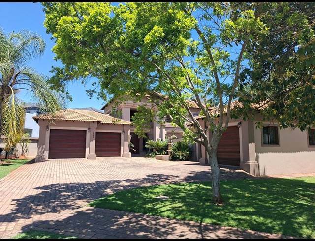 5 BEDROOM HOUSE FOR SALE IN MIDSTREAM ESTATE